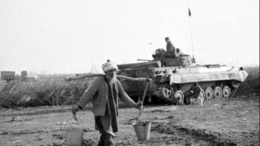 Вернулись мы на Родину Кадр из фильма «Вернулись мы на Родину»