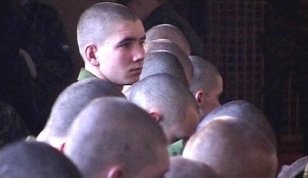 Кадр из фильма «Солдат»