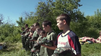 Кадр из фильма «Детство, лето и война»