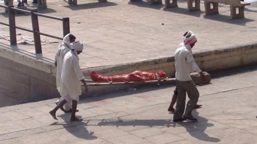 Кадр из фильма «Varanasi. Shadow of Death»