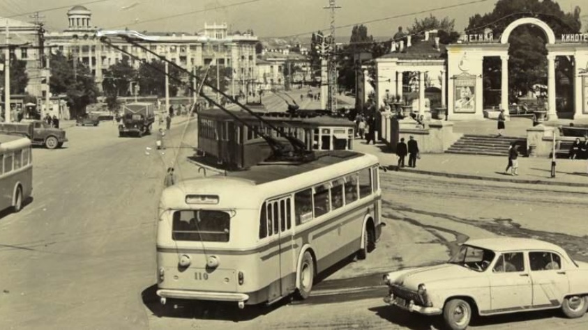 Кадр из фильма «52 Trolleybus»