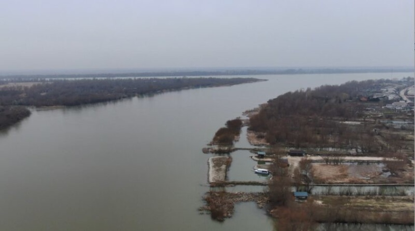 Кадр из фильма «Muddy waters of the Danube»