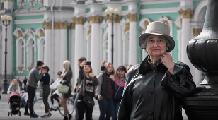 Кадр из фильма «Women of St. Petersburg»