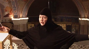 Кадр из фильма «Nun»