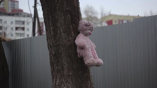 Кадр из фильма «Suburb. Quarantine»