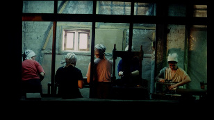 Кадр из фильма «Фабрика»
