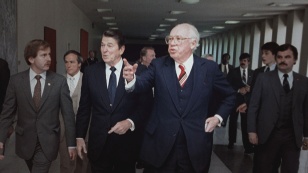 Кадр из фильма «Deceive and Provoke: The Reagan Method»