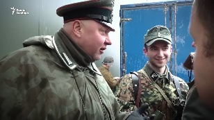 Everyone was waiting for the arrival of the Fuehrer
